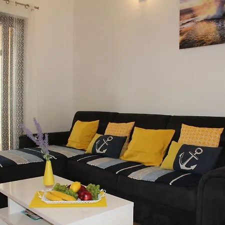 Mateo Holiday home Kastelir