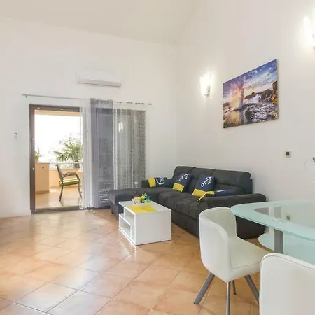 Mateo Holiday home Kastelir